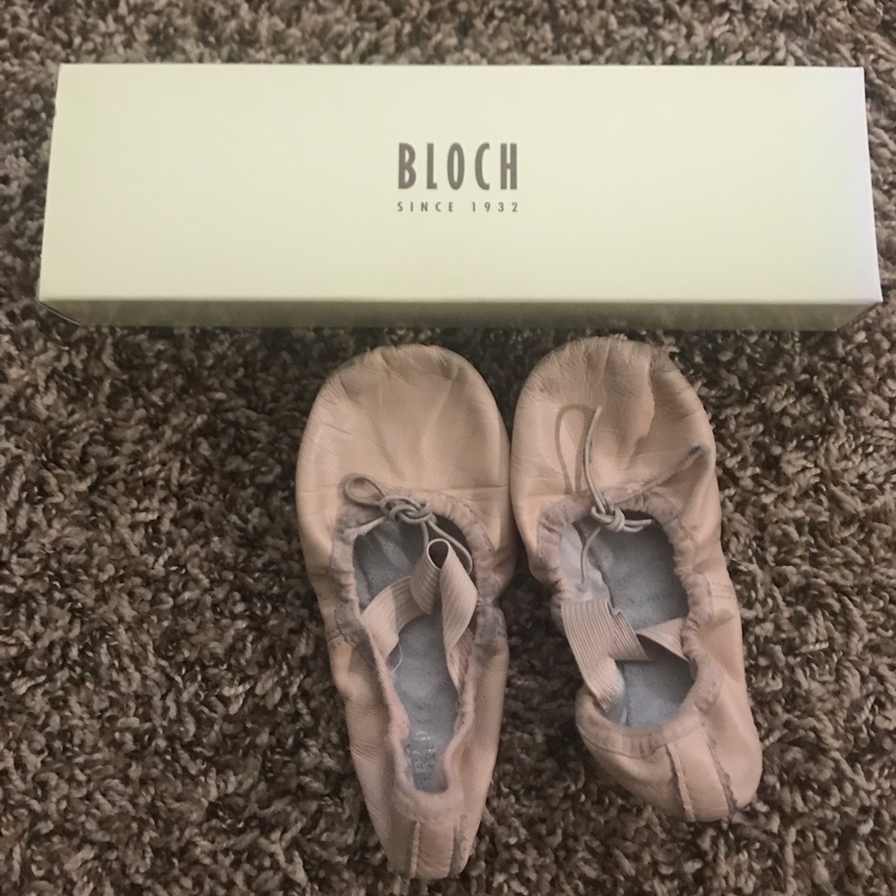 Pink ballet shoes 9.5 size